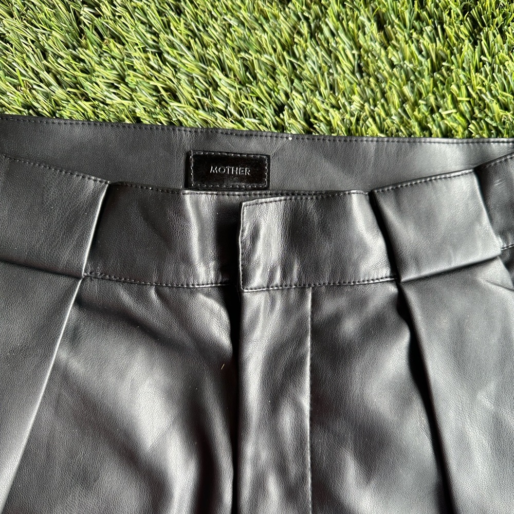 MOTHER High Waisted Tunnel Vision Pleated Prep Sneak Feaux Leather Pants Size 27 - Picture 11 of 14